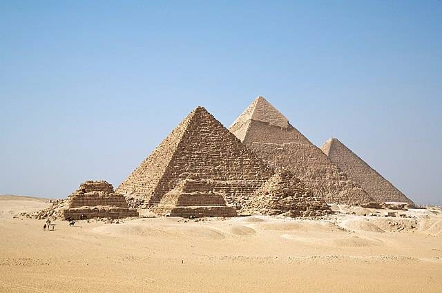 Egitto, esplosione su un bus turistico nei pressi di Giza