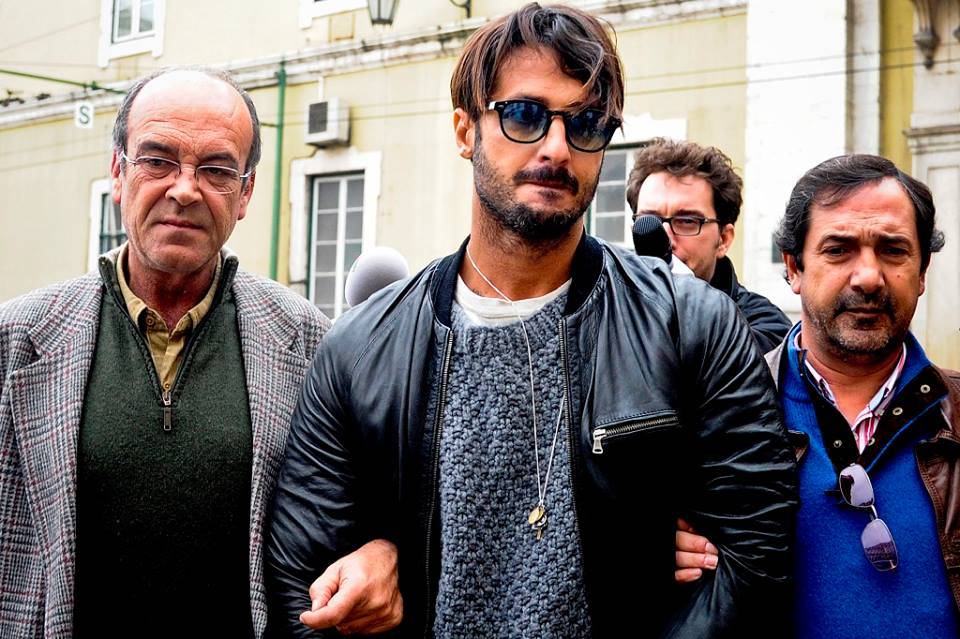 L'ex re dei paparazzi, Fabrizio Corona, racconta al programma "Verissimo" del suo attaccamento ai soldi