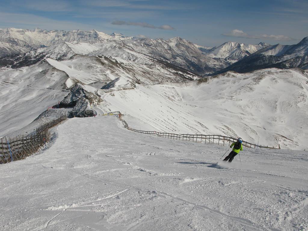 Sauze d'Oulx, quattro indagati per la bambina morta sugli sci