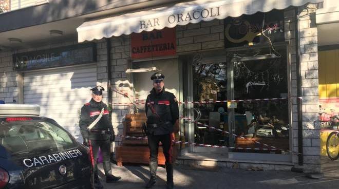 Violenta esplosione al Bar Oracoli a Riccione