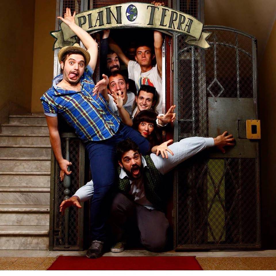 Un gruppo reggae, gli Inna Cantina Sound, l'altro giorno alla fine del loro concerto sono stati aggrediti da un gruppo neofascista