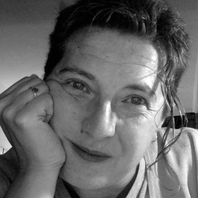 Isabella Zani, fondatrice del  sindacato traduttori scrive sul suo Twitter: "Salvini lo voglio morto". Si alza un polverone e chiaramente non manca la risposta del ministro