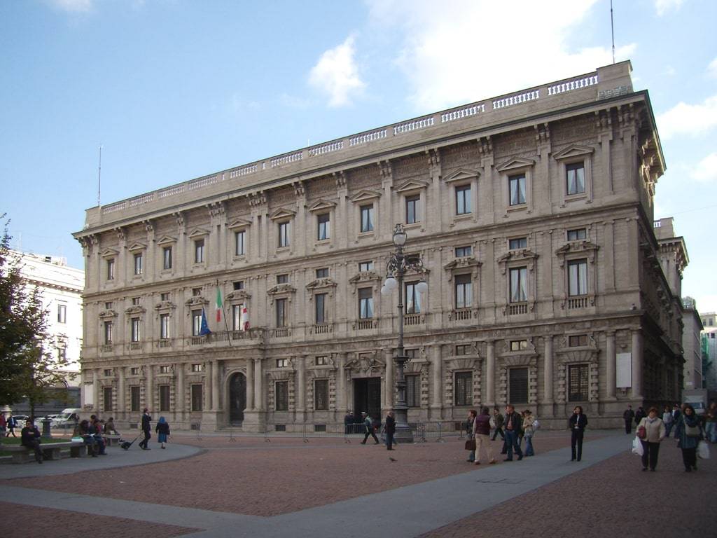 Milano, presidio contro il Decreto sicurezza davanti al Comune