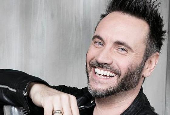 Nek torna a calcare il palco dell'Arena di Verona. Nel frattempo gareggerà per la 69° edizione del Festival di Sanermo con una canzone che farà parte del suo prossimo disco