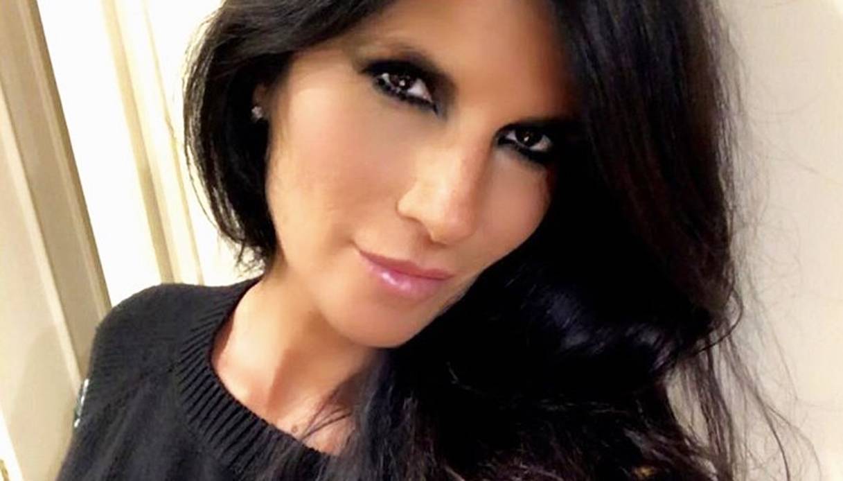 Pamela Prati, nota showgirl italiana ha raccontato al programma di Caterina Balivo, "Vieni da me", della sua adolescenza e della madre che ha sempre amato