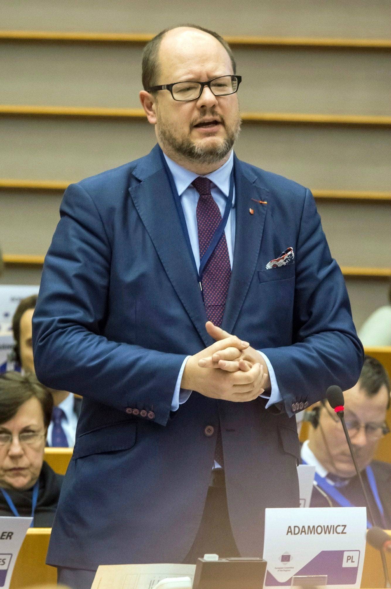 Polonia, accoltellato il Sindaco di Danzica: è grave