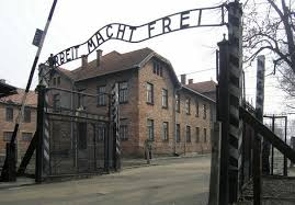 giorno della memoria Mattarella Auschwitz 