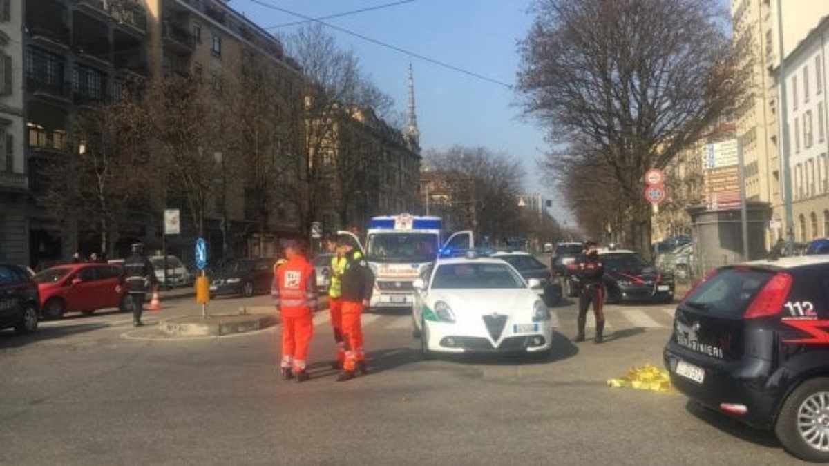 torino centro omicidio uomo ucciso coltellate