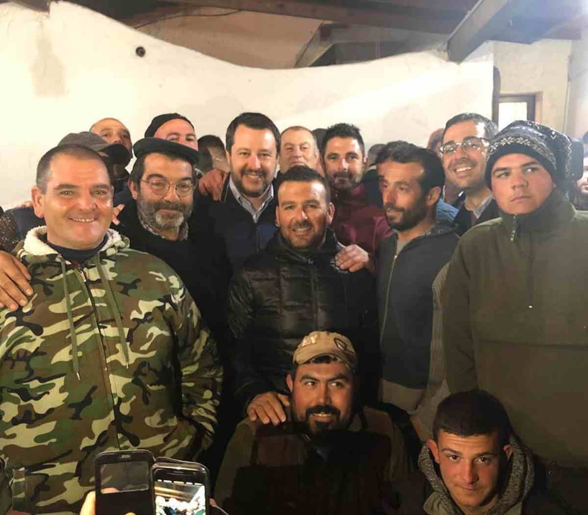 carbonia matteo salvini pastori sardi