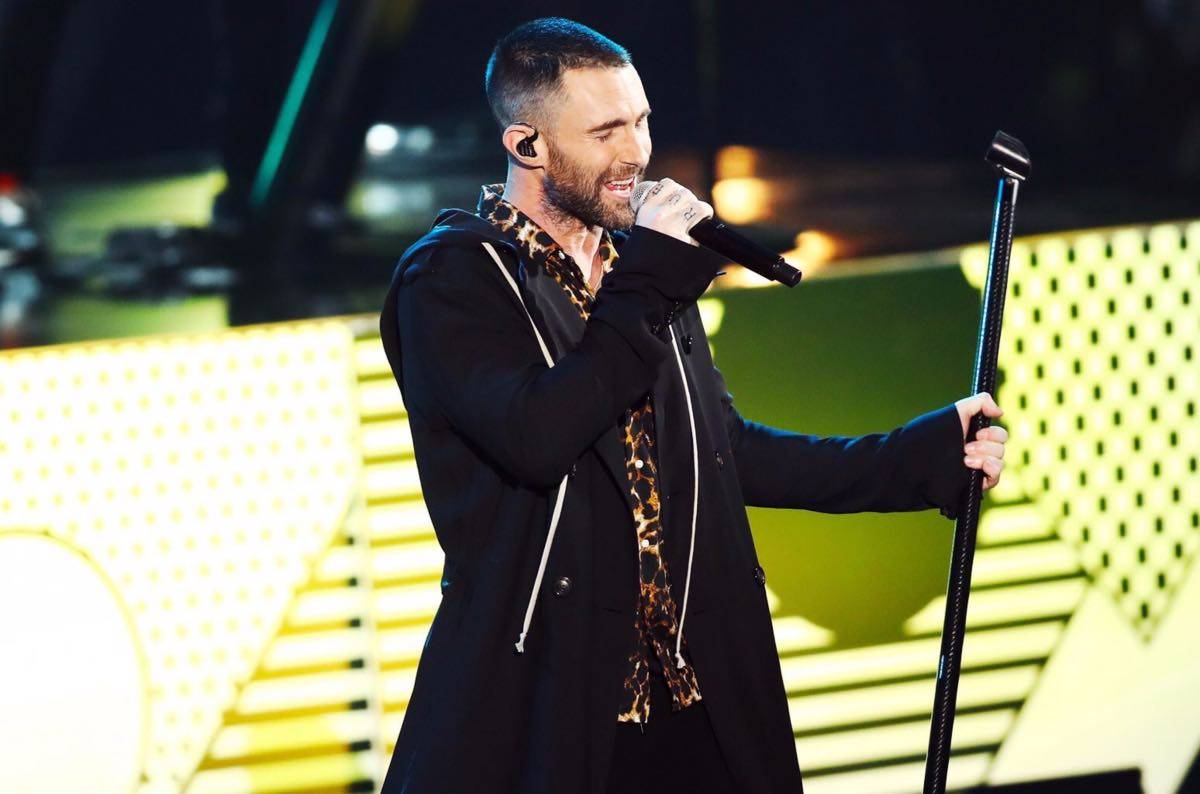 Super Bowl, le critiche ai Maroon 5: "lo show più brutto di sempre"