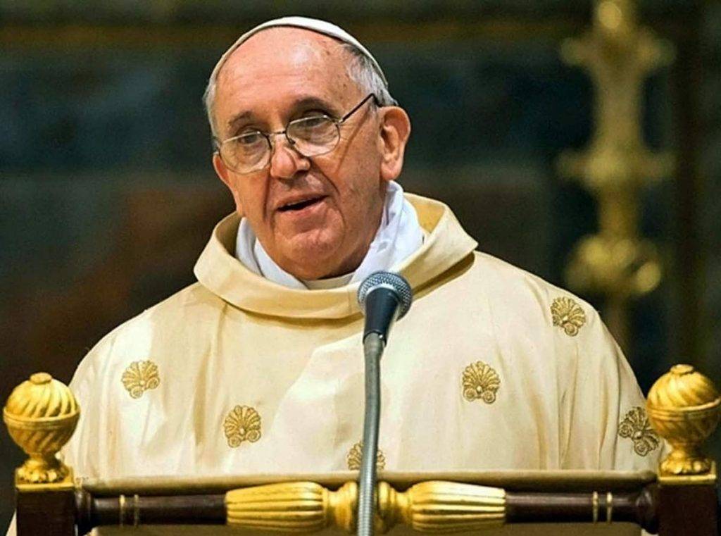 Napoli, Papa Francesco in città a giugno: l'annuncio del Cardinale Sepe