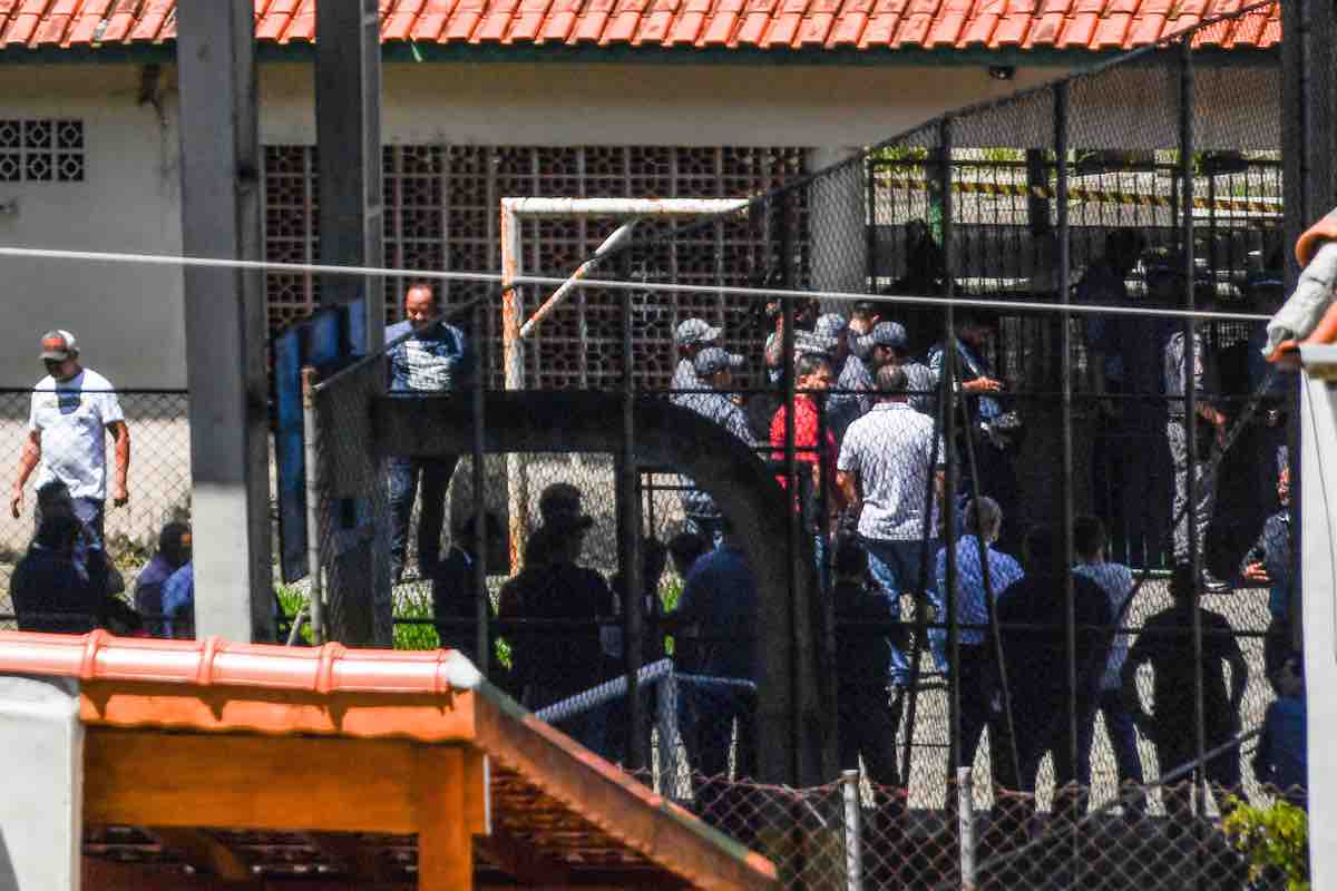 Brasile, San Paolo: sparatoria di due ex studenti in una scuola pubblica