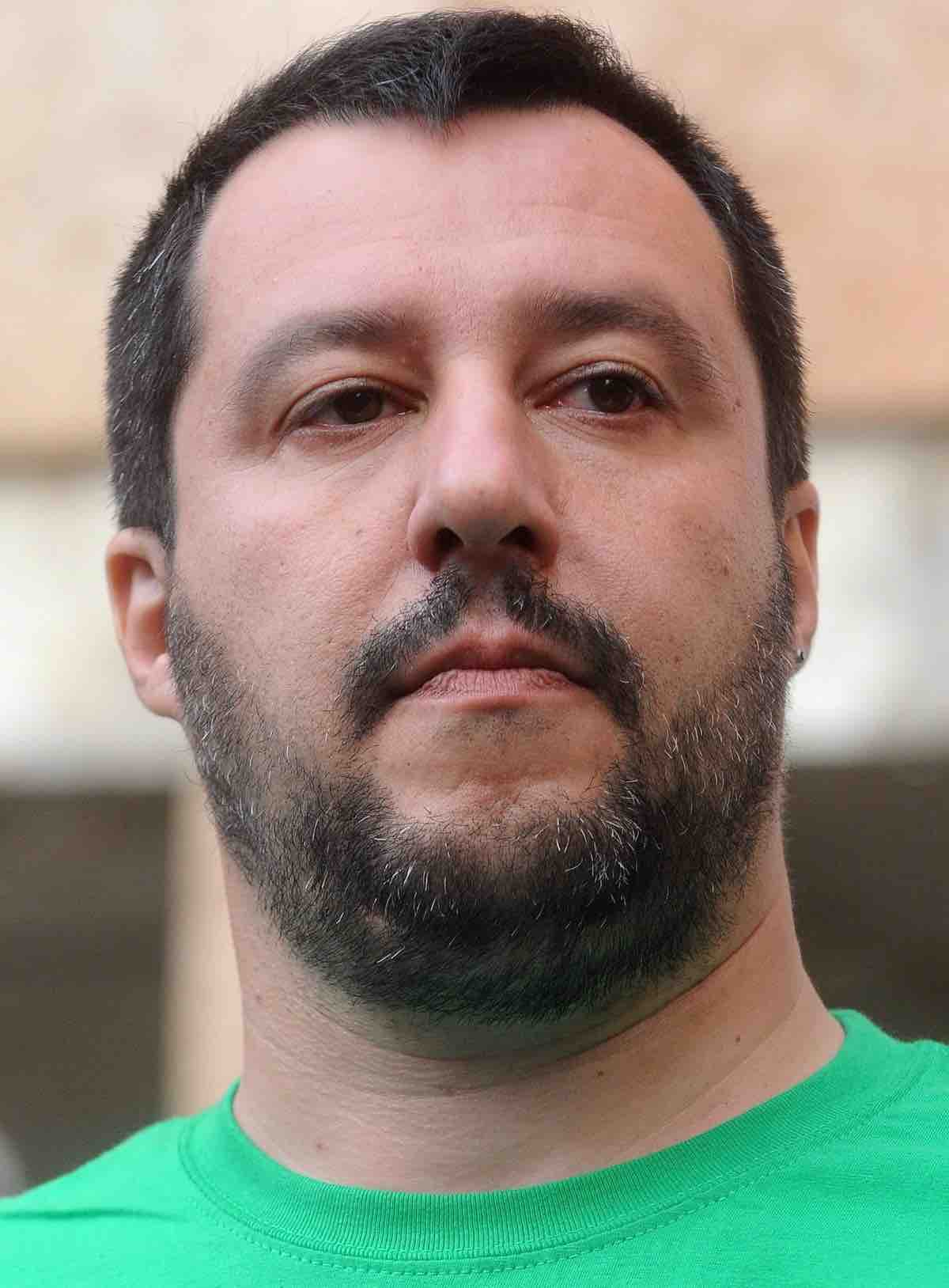 Potenza, Salvini in sostegno del candidato Bardi: contestato da studenti
