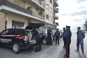 roma padre figlio casa acqua cibo