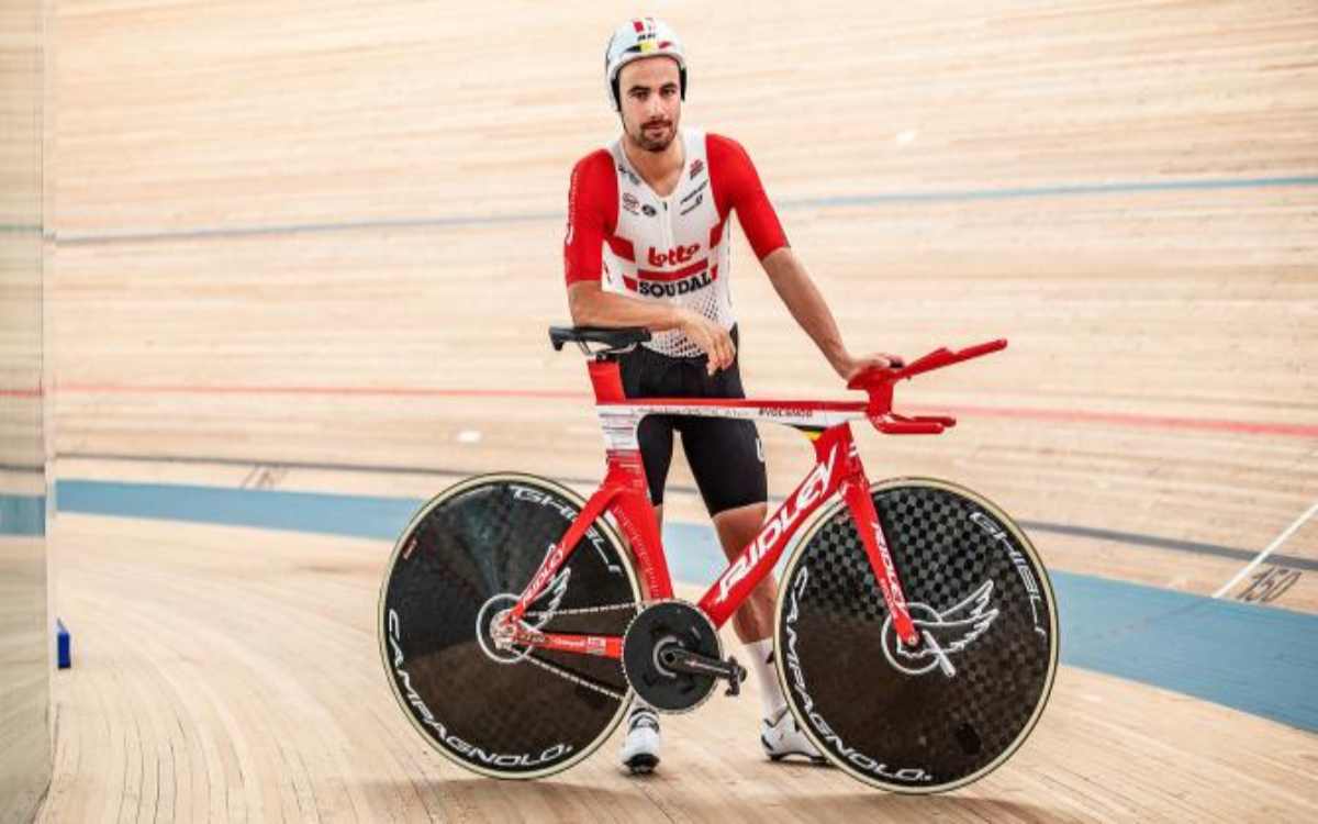 victor campenaerts record dell'ora bradley wiggins