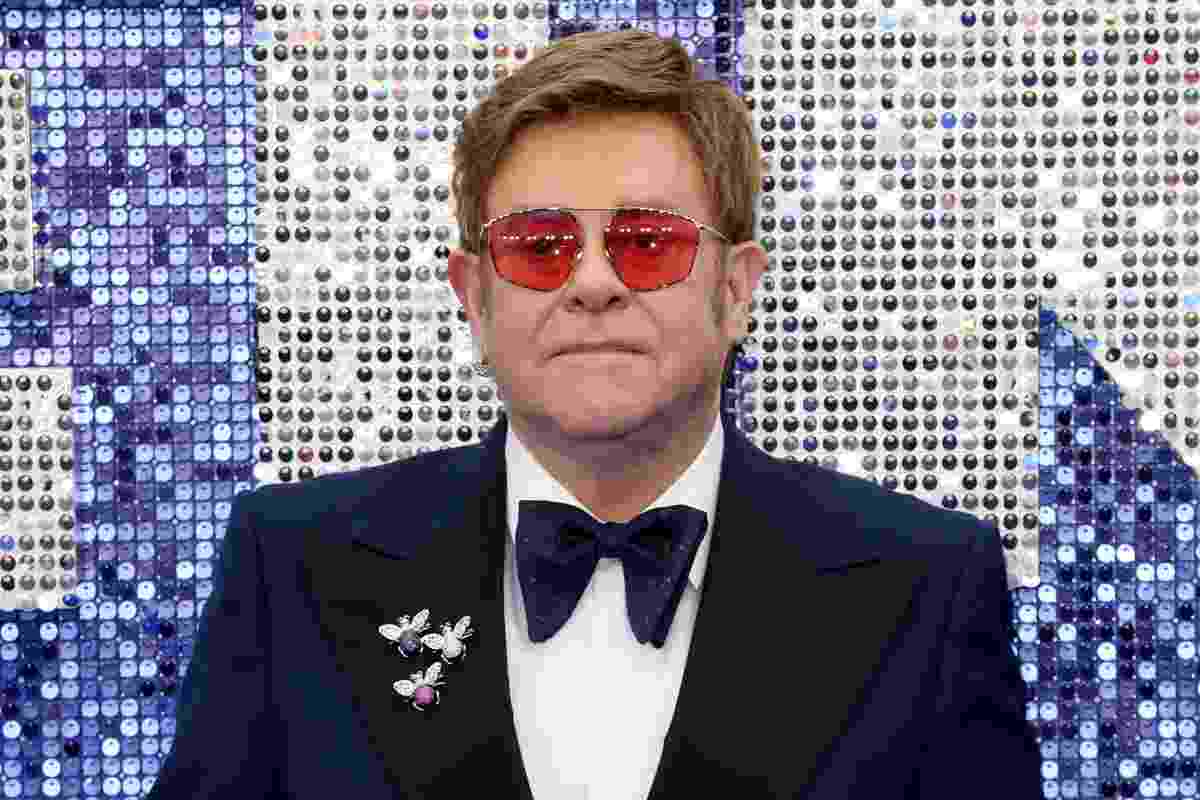 Paura per Elton John: cancellato il concerto all'Arena di Verona