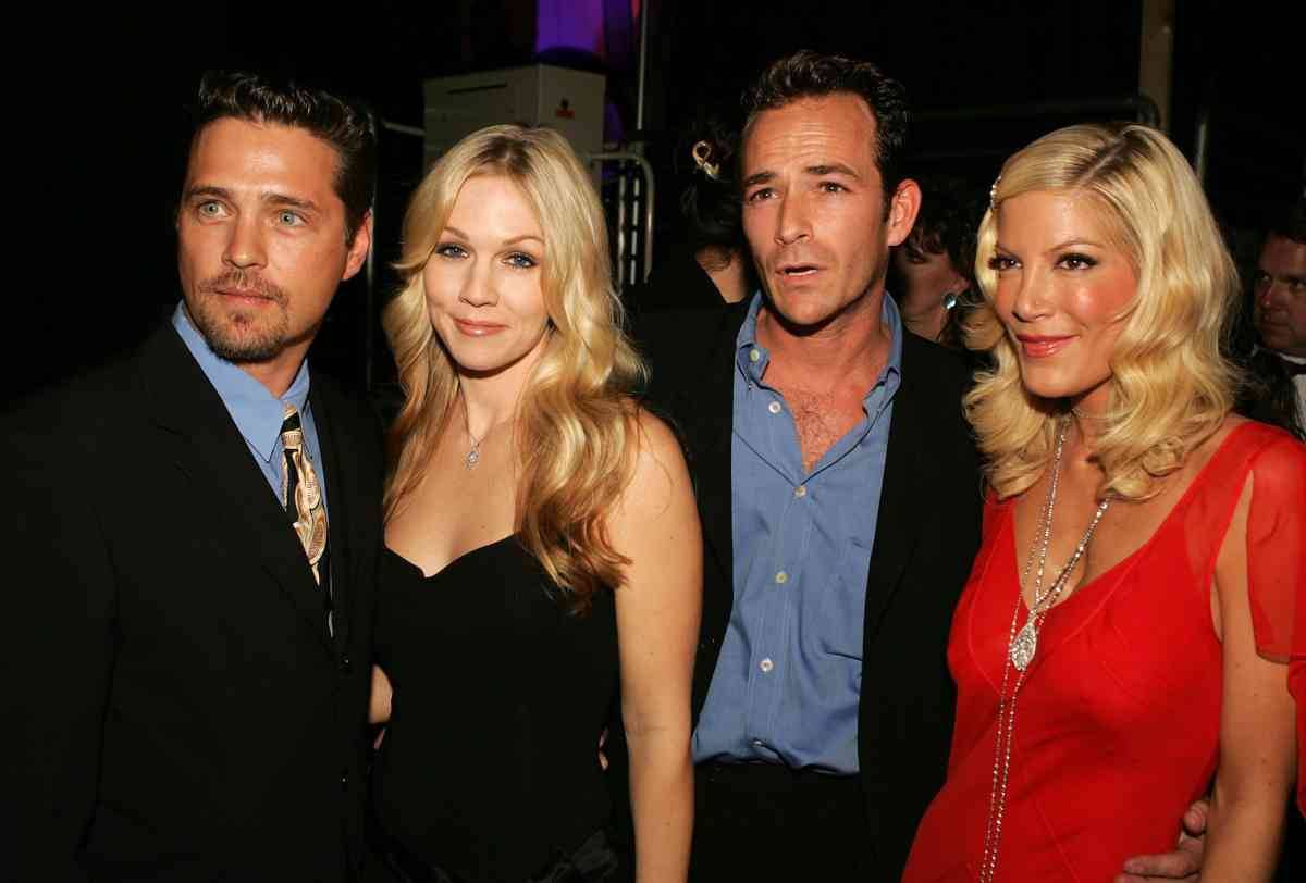 Beverly Hills 90210: rilasciato il teaser ufficiale dell'amato telefilm