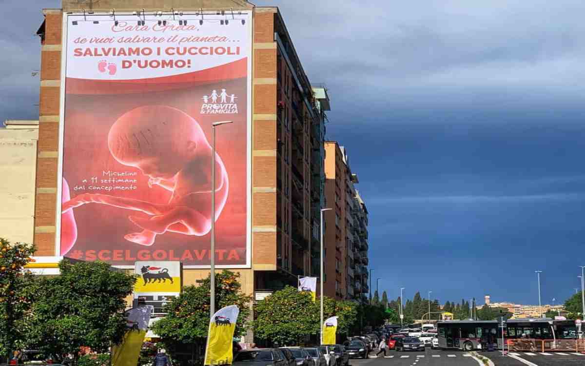 Roma pubblicità anti aborto greta