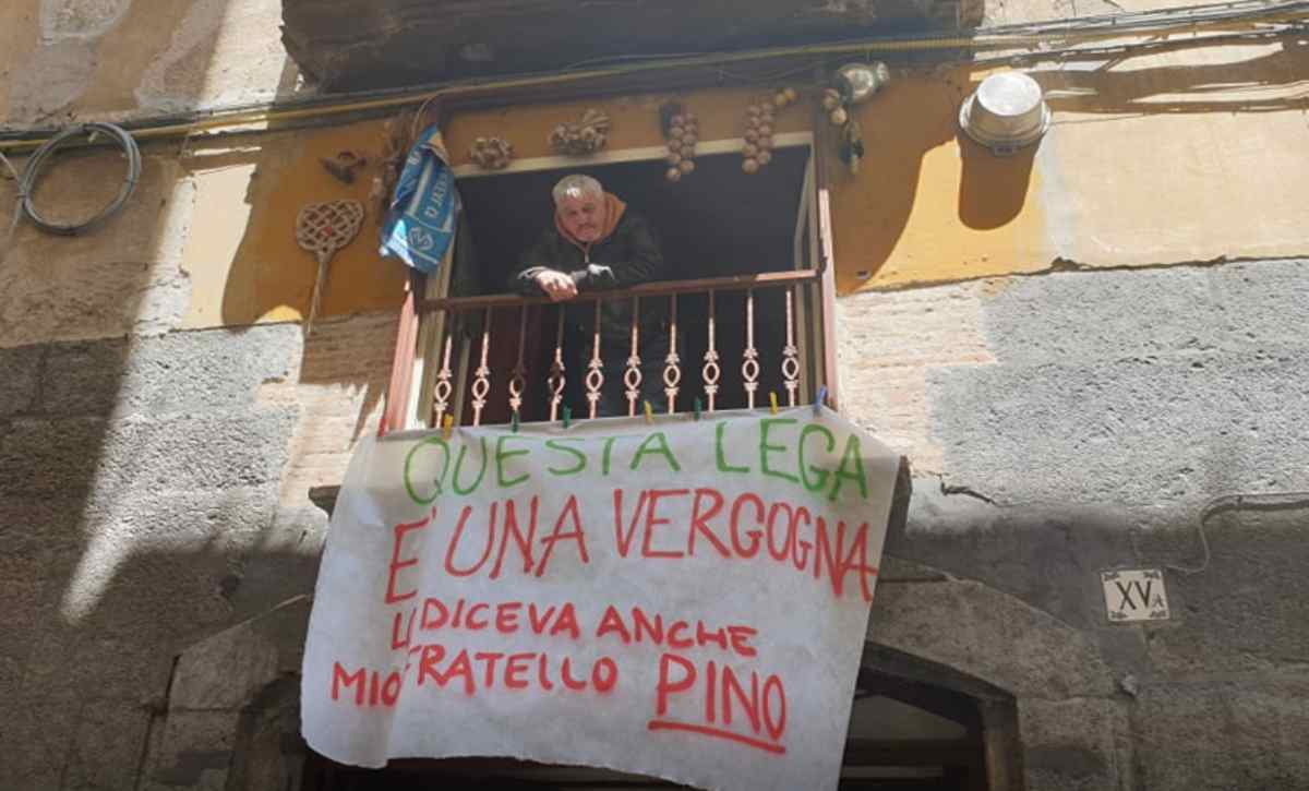 fratello pino daniele striscione salvini