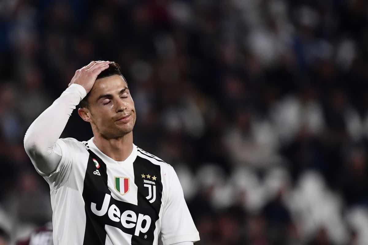 Juventus, invasione in campo: il gesto di Cristiano Ronaldo - VIDEO