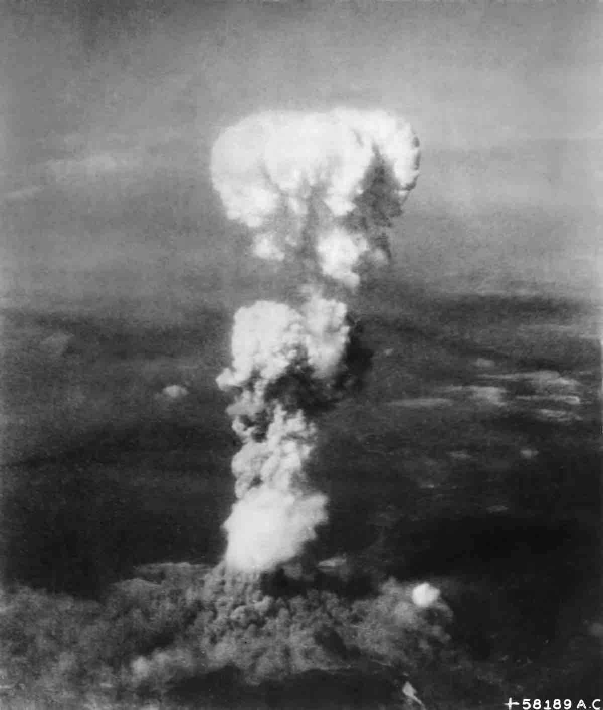 6 agosto, nel 1945 gli USA lanciano la bomba atomica su Hiroshima