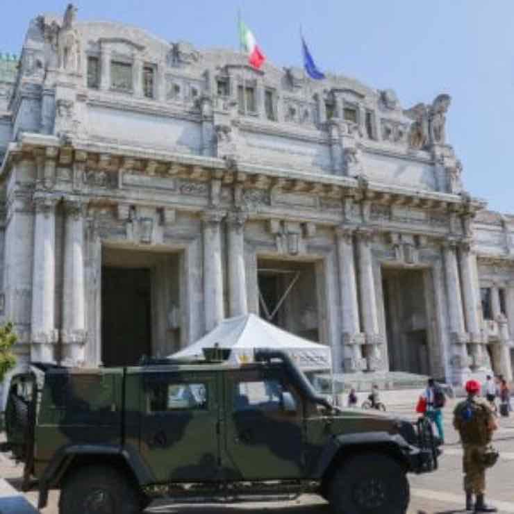 Milano, militare ferito da un uomo alla stazione: avrebbe urlato 'Allah Akbar'