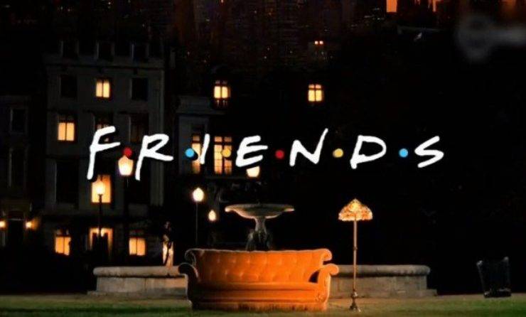 google celebra friends divano italia