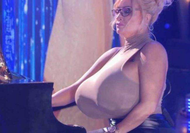 Allegra Cole ospite a Non è la d'Urso