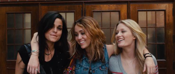 La 5, 'Lol - Pazza del mio migliore amico': info sul film con Miley Cyrus