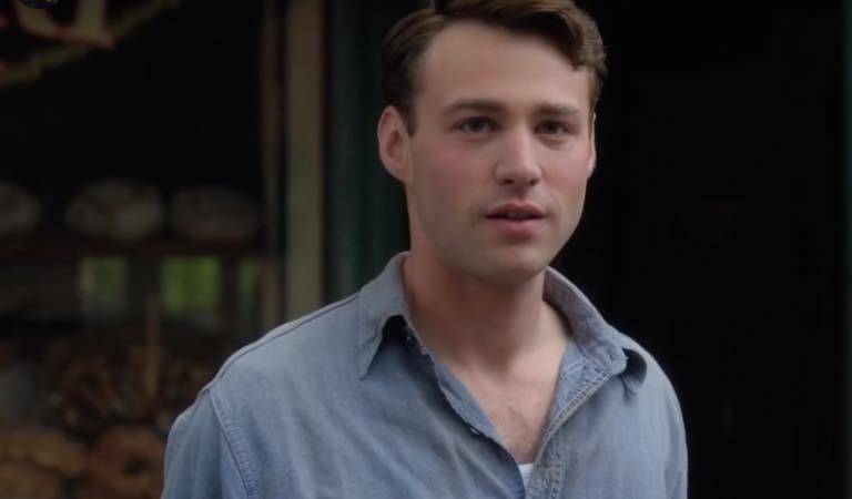 Brooklyn su Rai 1: chi è l'attore Emory Cohen (Tony Fiorello)