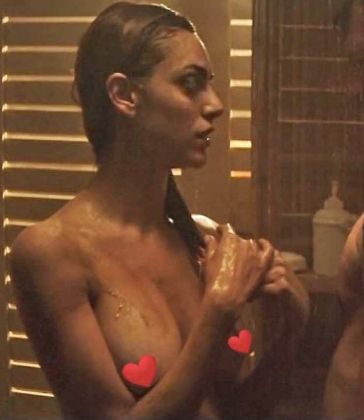 Miriam Leone senza veli: l'attrice di 1994 è bellissima nello scatto - FOTO