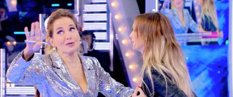 Live - Non è la D'Urso, Elisa Bartolotti e il desiderio di ritornare vergine 