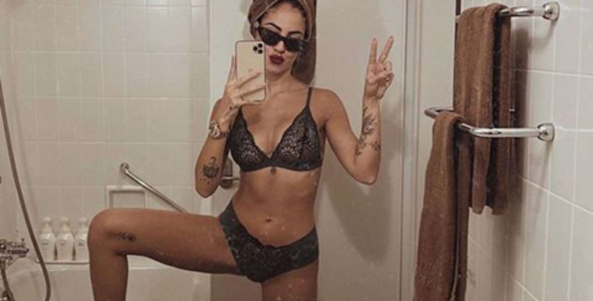 Giulia De Lellis su Instagram: "Se scappo mi sposi ?"