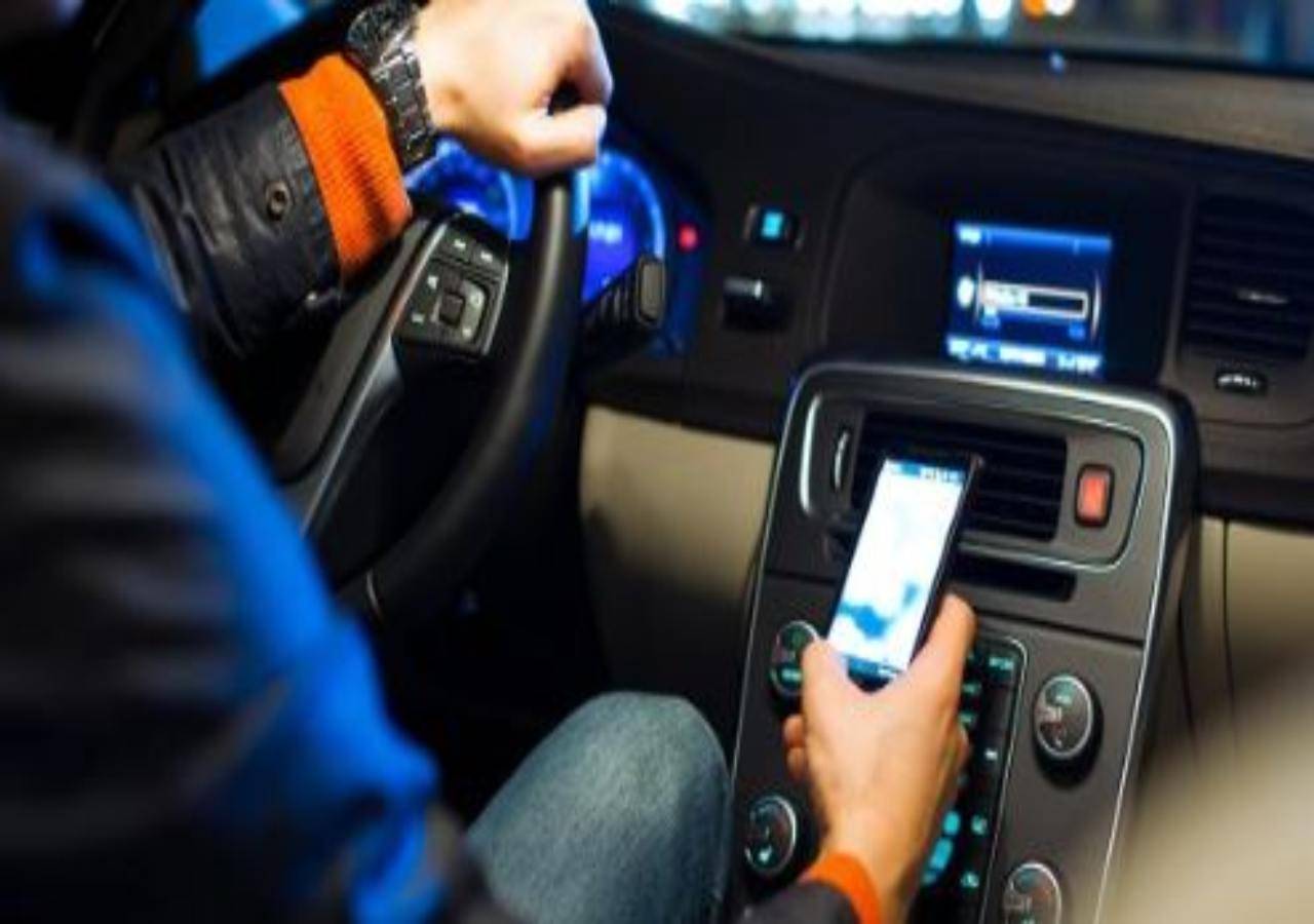 Cellulare alla guida 