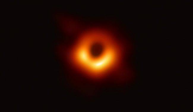 Foto del secolo: sorprendenti, le novità che arrivano dal Buco nero 