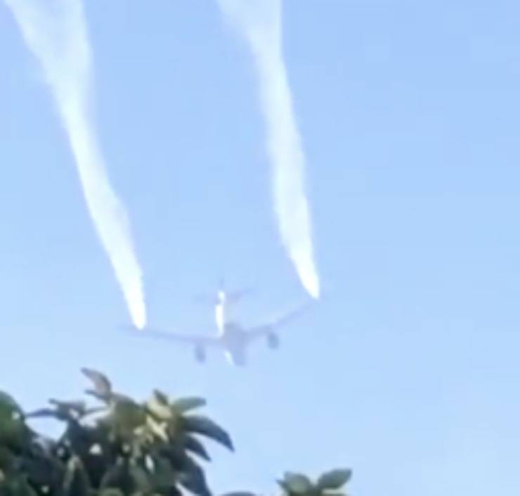 USA, aereo scarica carburante su due scuole: almeno 60 feriti - VIDEO