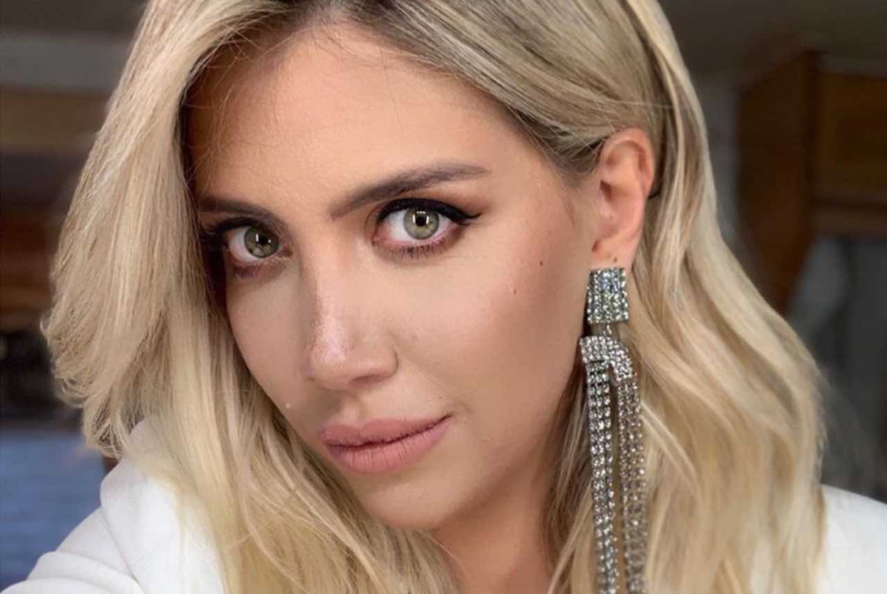 Wanda Nara a Roma, i fan ironizzano: "Vestita! Ma è davvero la Icardi?"