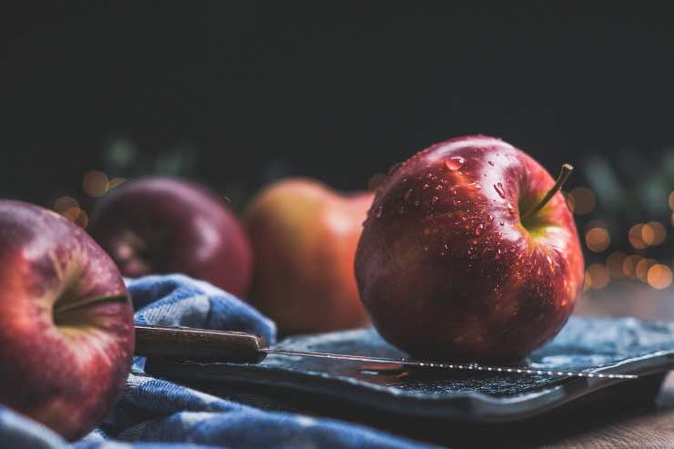 Perché mangiare frutta fa bene? Ecco come vi farà sembrare più giovani