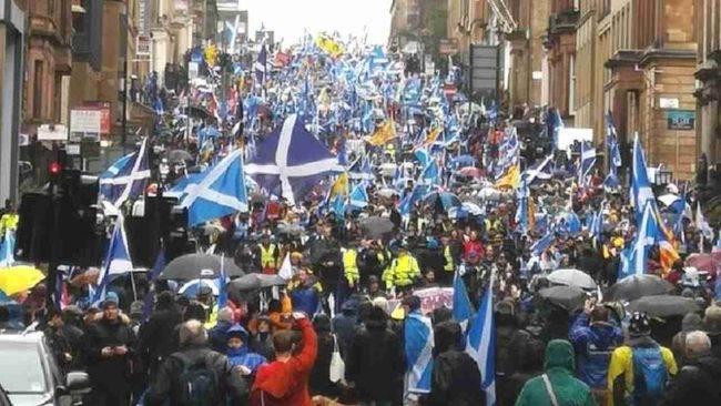 Brexit, la Scozia non ci sta: "Vogliamo l'indipendenza"