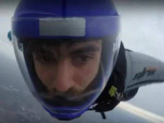 Sicilia: non si apre il paracadute, muore uno sportivo