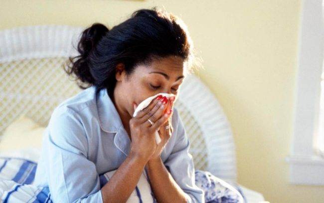 Raffreddore, come curarti per guarire in fretta