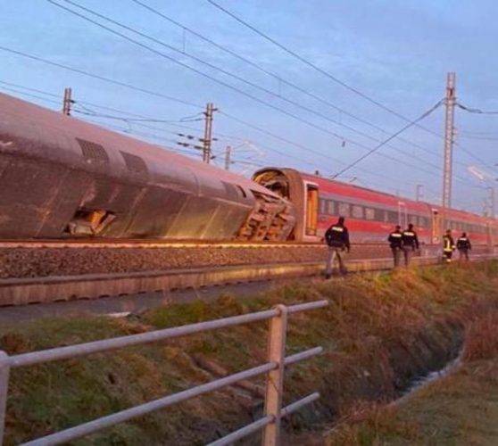 Lodi, treno deragliato