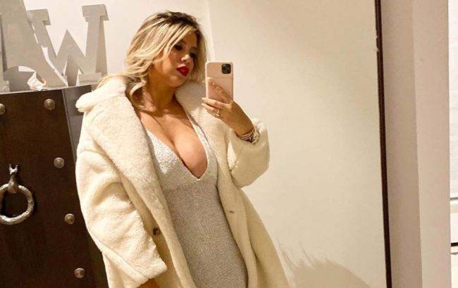 Wanda Nara bellissima su Instagram: la scollatura fa impazzire tutti