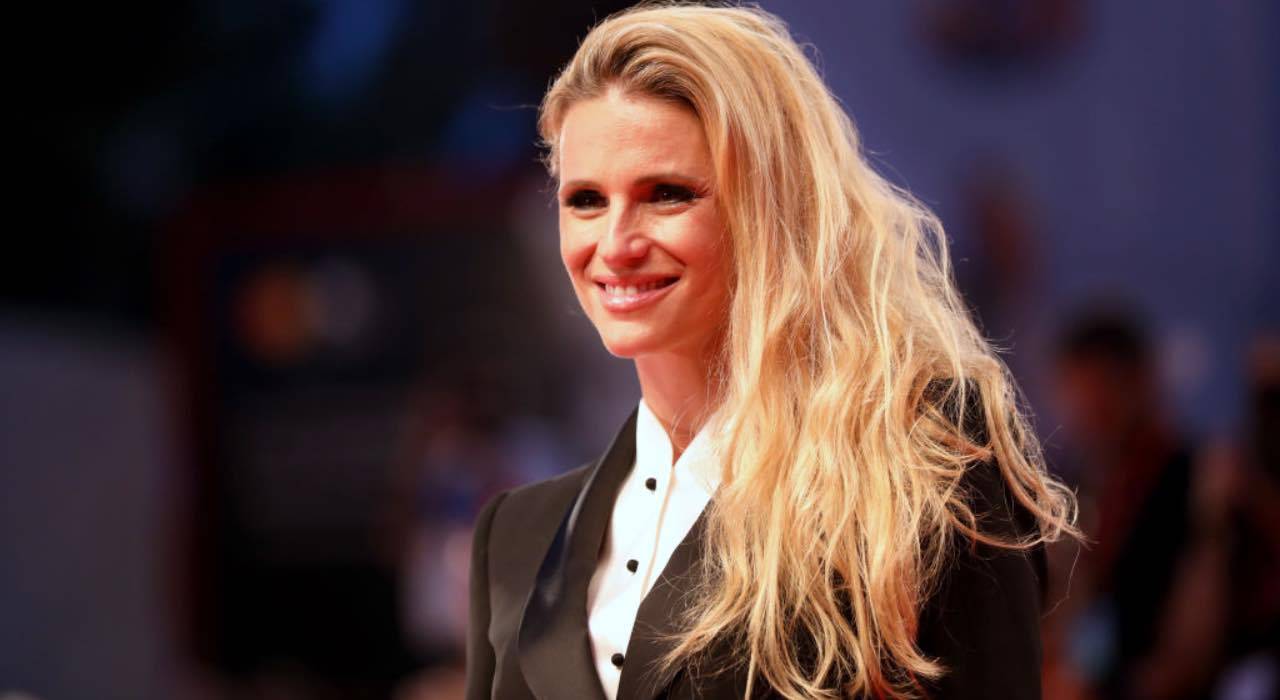 Michelle Hunziker pronta per il flashmob Disney: tutti invitati