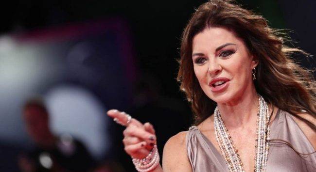 Alba Parietti criticata, torna sul Coronavirus: "Ne va della nostra vita"