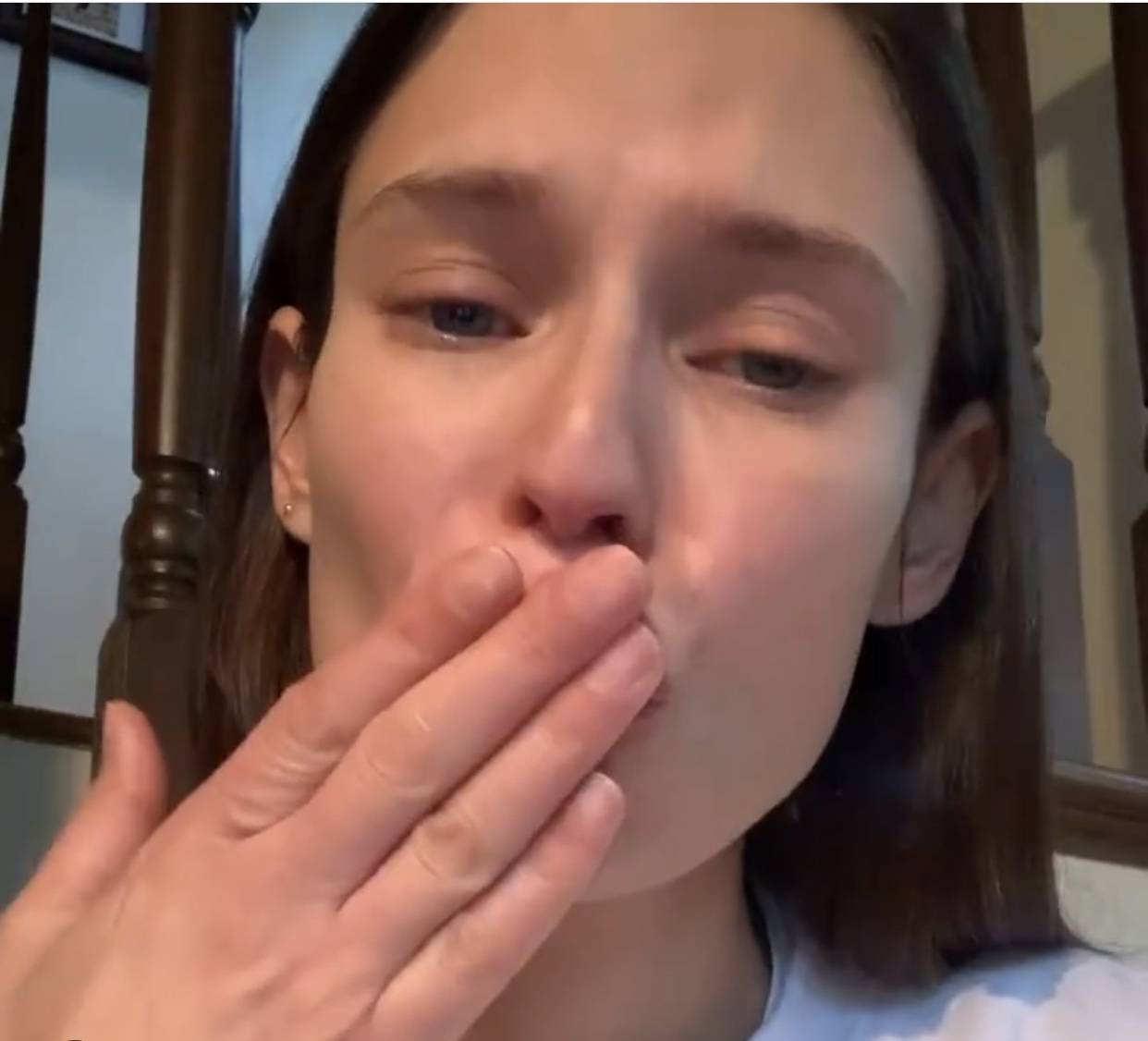 Bianca Balti legge la lettera per Lodi