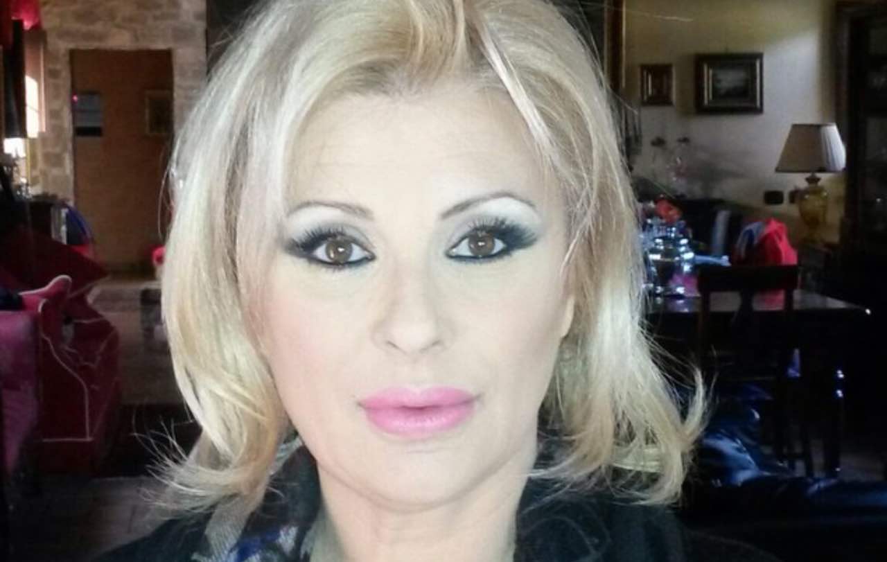 Tina Cipollari fa sorridere i fan: ecco com'è "ingrassata" in quarantena