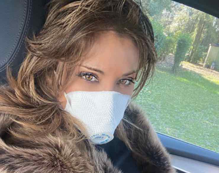 Sabrina Salerno, dedica agli operatori sanitari: il video è da brividi