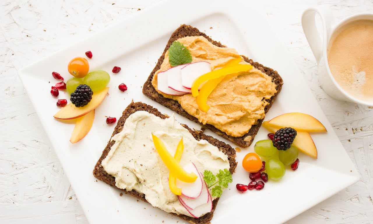 Come scegliere tra colazione dolce e salata? Ecco alcuni consigli e idee