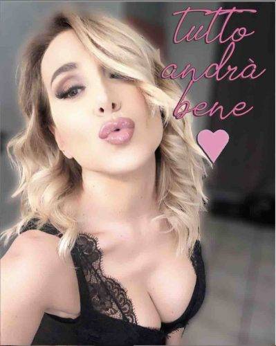 Coronavirus, Barbara D'Urso e l'appello social: la foto fa discutere